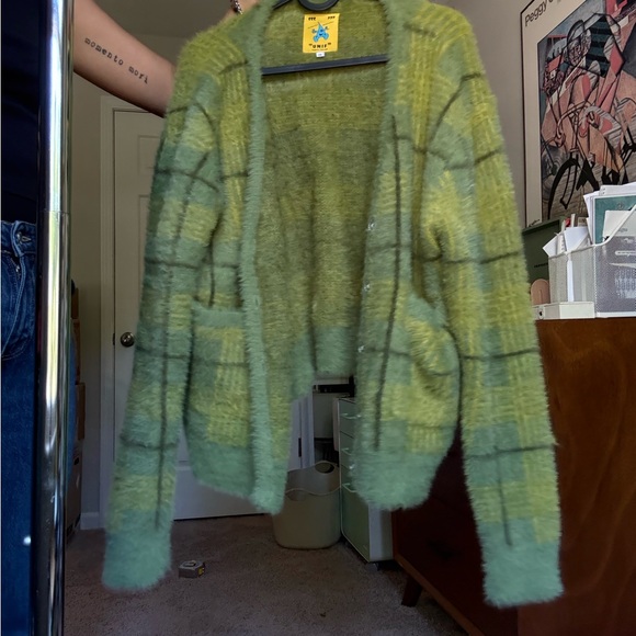 UNIF Fuzzy Green Plaid Cardigan - Picture 6 of 9